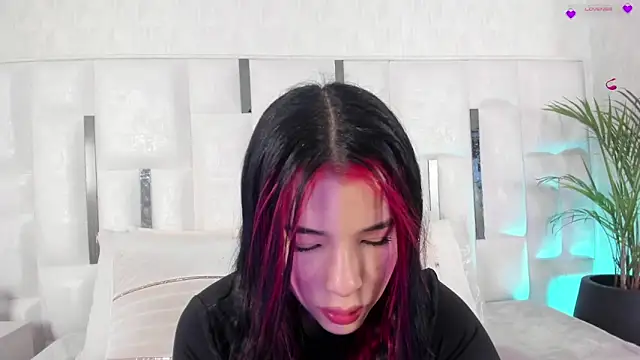 im nika  online show from 03-26-26, 12:55