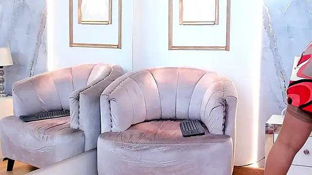 AmandaMartinez  online show from 10-04-25, 12:36