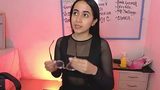 Snapshot of Mia_Fischer chatting on 03-18-26, 12:19 Mia Fischer online show from 03-18-26, 12:19