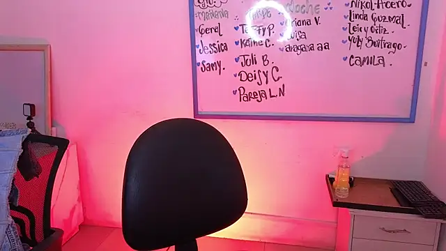 Snapshot of Mia_Fischer chatting on 03-21-26, 11:48 Mia Fischer online show from 03-21-26, 11:48