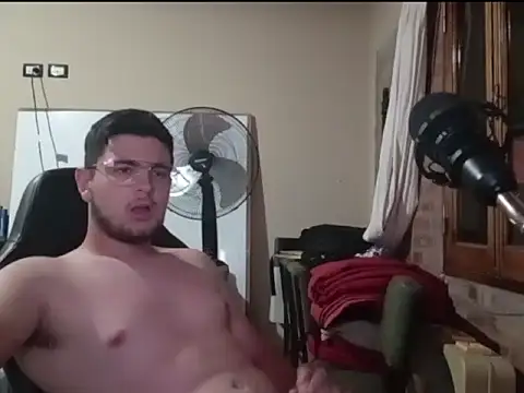 Snapshot of enzis3 chatting on 02-16-26, 12:51 enzis3 online show from 02-16-26, 12:51