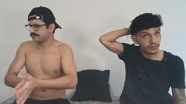 Snapshot of Benjamin_show chatting on 02-10-26, 03:38 Benjamin show online show from 02-10-26, 03:38