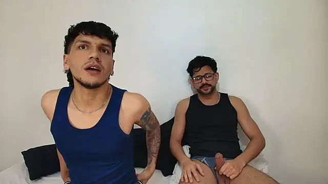 Snapshot of Benjamin_show chatting on 03-12-26, 01:45 Benjamin show online show from 03-12-26, 01:45