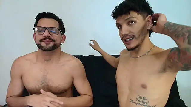 Snapshot of Benjamin_show chatting on 03-18-26, 01:20 Benjamin show online show from 03-18-26, 01:20