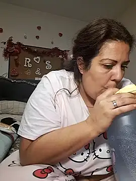 Snapshot of kittymorenita26 chatting on 01-04-25, 12:27 kittymorenita26 online show from 01-04-25, 12:27