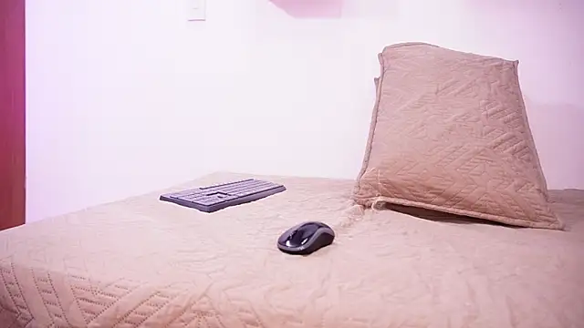 samantha sw online show from 09-18-25, 03:08