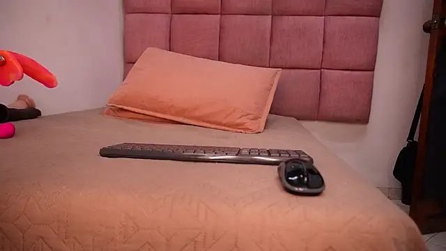 samantha sw online show from 10-31-25, 03:18