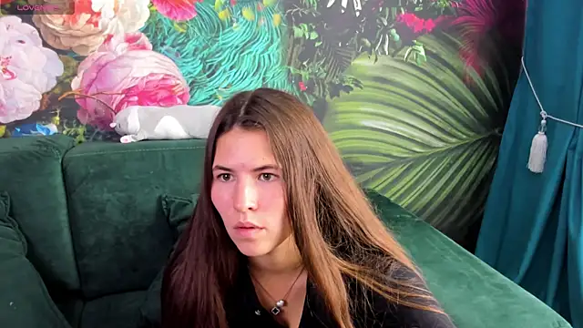 MiaMialani online show from 09-18-25, 02:08