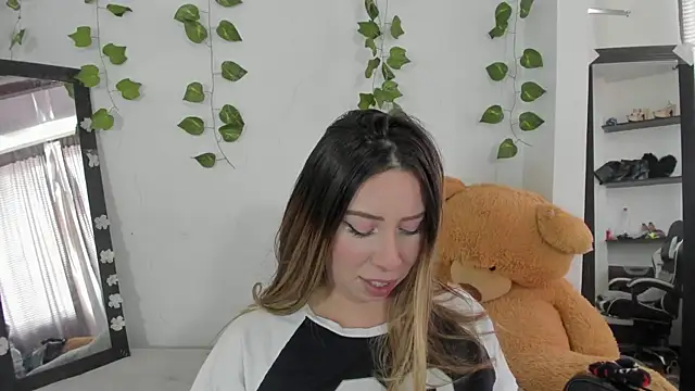 JanneKim online show from 10-16-25, 08:10