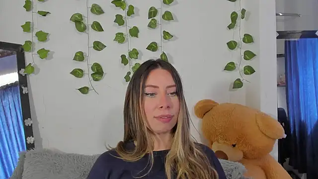 JanneKim online show from 10-30-25, 02:40