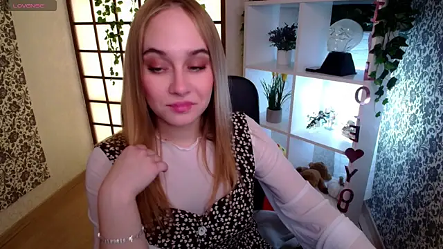 LianaBright online show from 12-17-24, 02:33