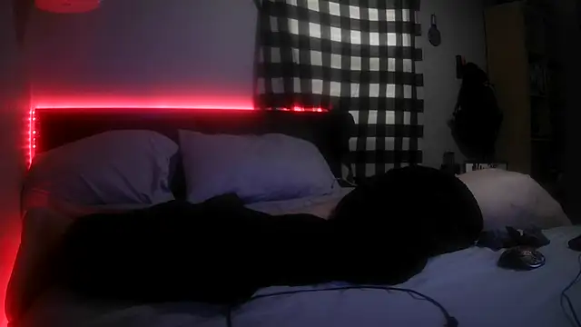 Snapshot of smokee_parT903 chatting on 12-20-24, 07:17 smokee parT903 online show from 12-20-24, 07:17