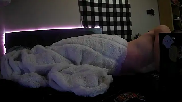 Snapshot of smokee_parT903 chatting on 01-18-25, 08:51 smokee parT903 online show from 01-18-25, 08:51