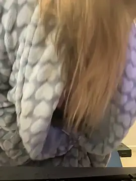 TEMPTING-TAMMY online show from 12-16-25, 06:18