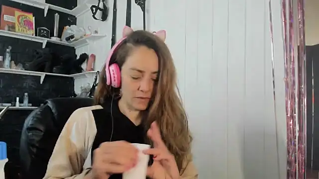 jessiburningheels online show from 11-14-25, 10:14