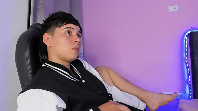 AbbySmiitth  online show from 01-11-25, 06:12