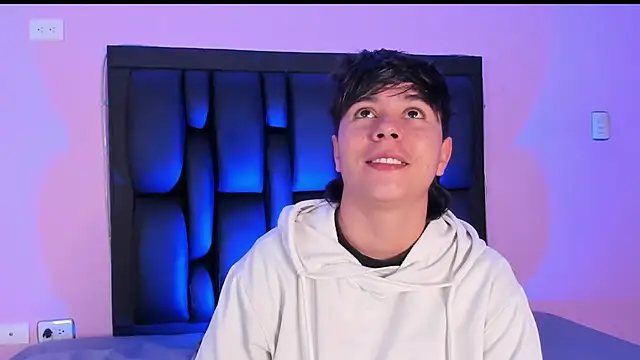 AbbySmiitth  online show from 03-03-25, 12:37