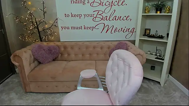 nicolee   19 online show from 12-11-24, 07:14