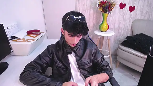 Snapshot of MrWilliseo chatting on 02-28-26, 07:48 MrWilliseo online show from 02-28-26, 07:48