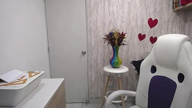 Snapshot of MrWilliseo chatting on 03-04-26, 07:20 MrWilliseo online show from 03-04-26, 07:20