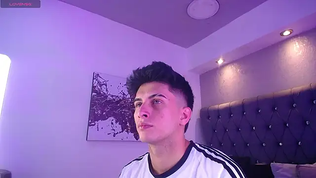 Snapshot of MrWilliseo chatting on 03-07-26, 07:44 MrWilliseo online show from 03-07-26, 07:44