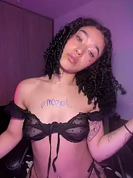 Crystal Dluna online show from 11-06-25, 04:19