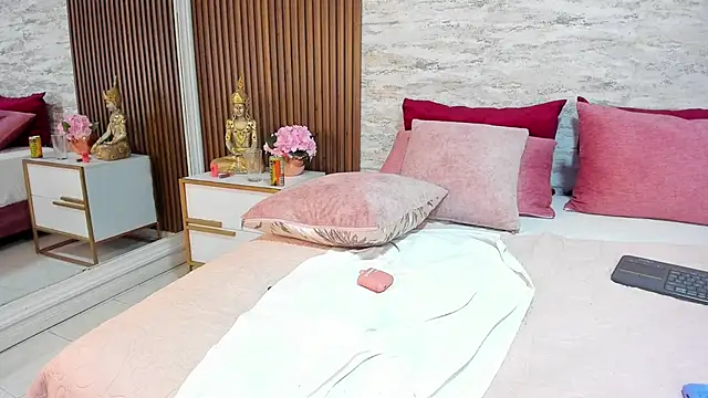 MadisonHunter2024 online show from 01-29-25, 10:32