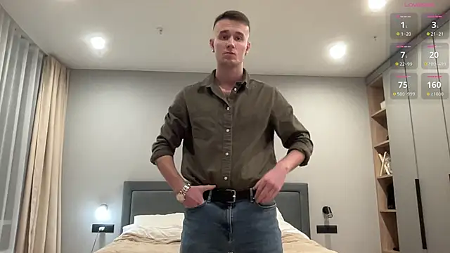 cute mark online show from 11-16-25, 02:55