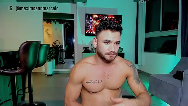 Maximo Marcelo online show from 12-31-24, 03:12