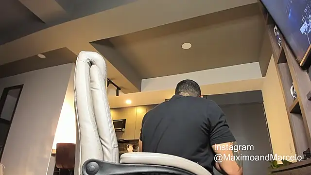 Snapshot of Maximo_Marcelo chatting on 09-24-25, 11:08 Maximo Marcelo online show from 09-24-25, 11:08