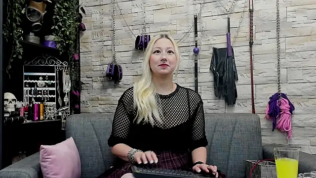 CruelMistress online show from 10-20-25, 09:48