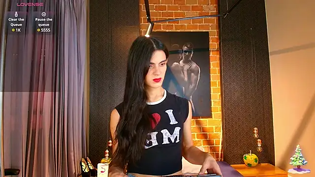 Snapshot of Venusflame__ chatting on 01-12-25, 12:33 Venusflame online show from 01-12-25, 12:33