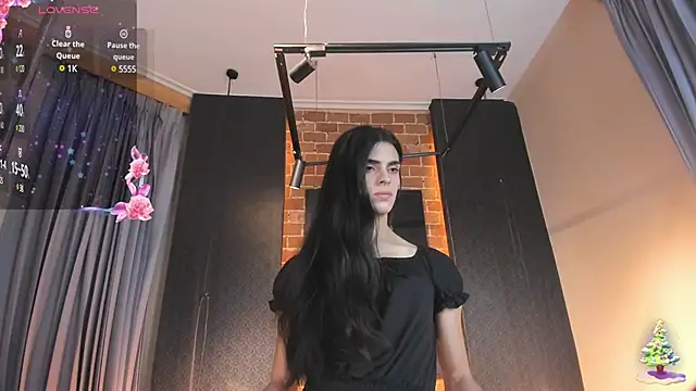 Snapshot of Venusflame__ chatting on 01-20-25, 11:45 Venusflame online show from 01-20-25, 11:45