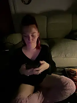 Snapshot of Stoner_BarbieXX chatting on 12-21-24, 10:19 Stoner BarbieXX online show from 12-21-24, 10:19