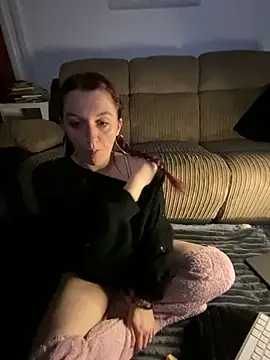 Snapshot of Stoner_BarbieXX chatting on 03-04-25, 10:27 Stoner BarbieXX online show from 03-04-25, 10:27
