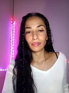 Snapshot of chloewildd_ chatting on 03-21-26, 03:11 chloewildd online show from 03-21-26, 03:11