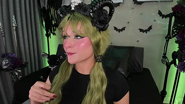 Morgan Hilll  online show from 10-20-25, 12:16