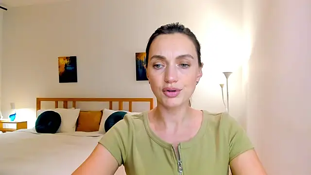 LovelyeeMia online show from 12-04-24, 05:00