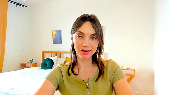 LovelyeeMia online show from 12-18-24, 09:14