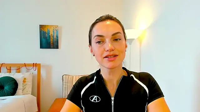 LovelyeeMia online show from 12-28-24, 11:09