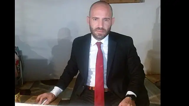 Snapshot of TheNakedPreacher chatting on 01-06-25, 09:30 TheNakedPreacher online show from 01-06-25, 09:30