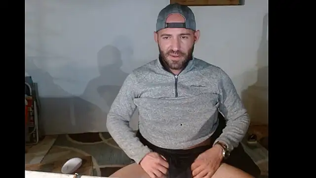 Snapshot of TheNakedPreacher chatting on 01-08-25, 09:21 TheNakedPreacher online show from 01-08-25, 09:21