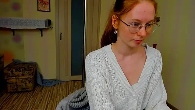 Fire Luna online show from 10-06-25, 04:54