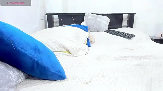 Snapshot of Natalystevens chatting on 02-09-25, 10:21 Natalystevens online show from 02-09-25, 10:21