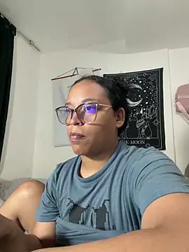 Snapshot of angela_angels_ chatting on 03-16-26, 01:00 angela angels online show from 03-16-26, 01:00