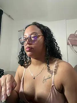 Snapshot of angela_angels_ chatting on 03-25-26, 07:58 angela angels online show from 03-25-26, 07:58