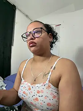 Snapshot of angela_angels_ chatting on 07-12-26, 03:08 angela angels online show from 07-12-26, 03:08