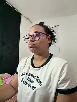 Snapshot of angela_angels_ chatting on 07-21-26, 04:37 angela angels online show from 07-21-26, 04:37