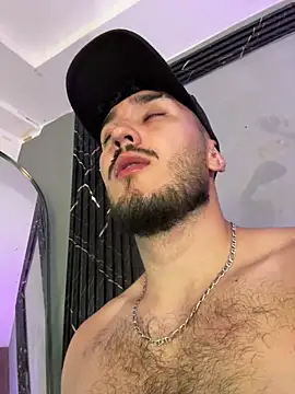 Snapshot of Zionmattis chatting on 03-28-26, 12:43 Zionmattis online show from 03-28-26, 12:43