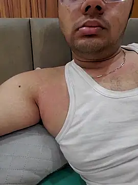 SWEETBOYJI online show from 10-31-25, 06:31